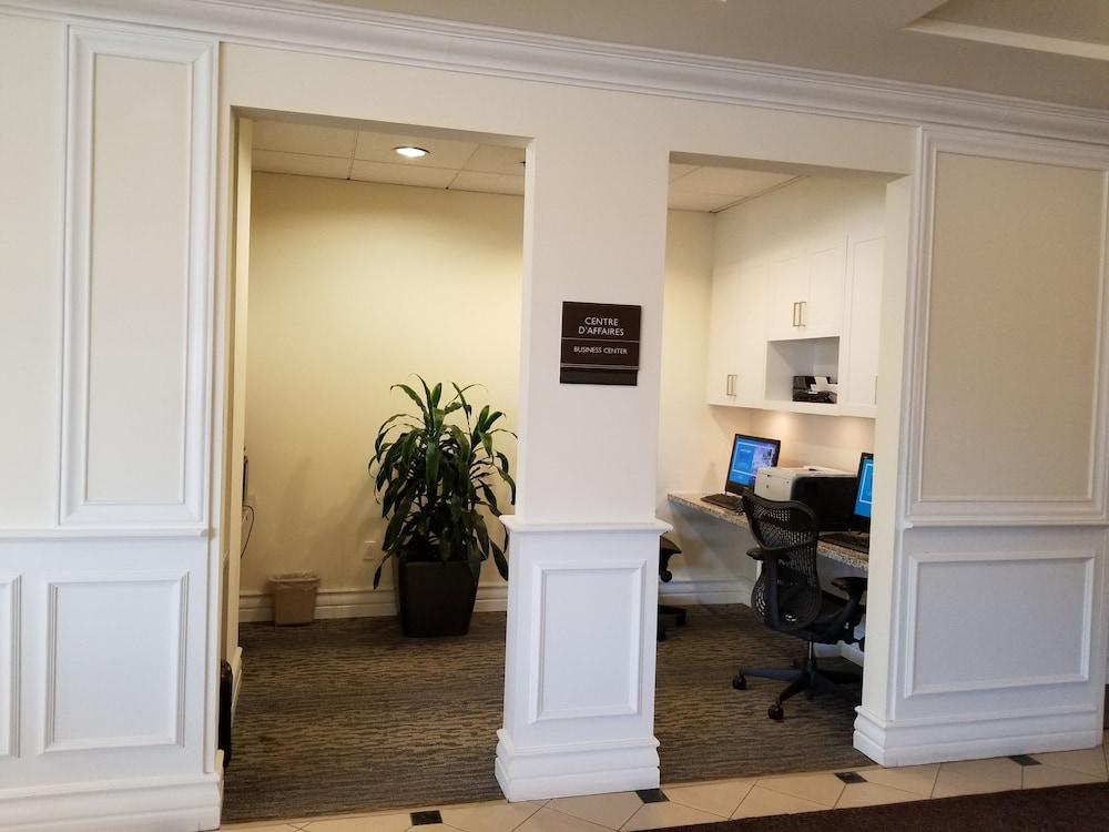 Hilton Garden Inn Montreal Airport Dorval Εξωτερικό φωτογραφία