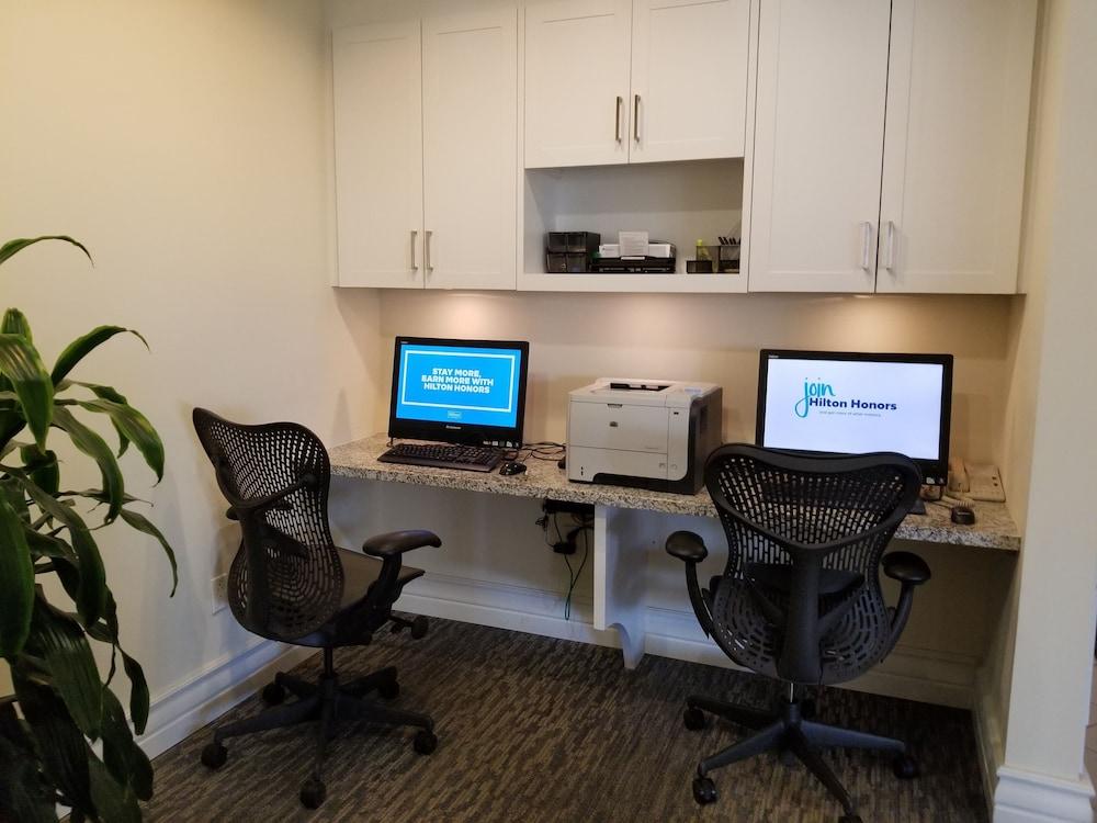 Hilton Garden Inn Montreal Airport Dorval Εξωτερικό φωτογραφία
